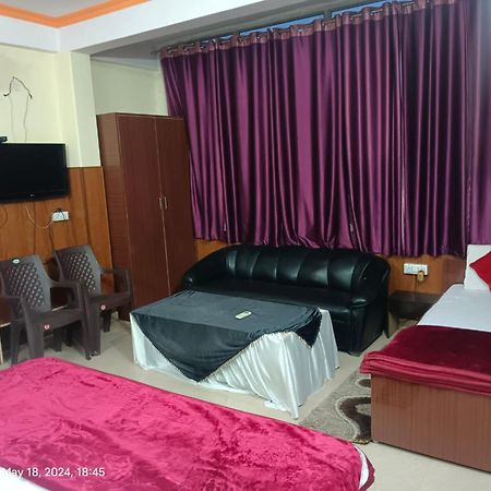 Goroomgo Varanasi Paradise Varanasi - Parking & Restaurant Available - Perfect Location And Comfortable Room ภายนอก รูปภาพ