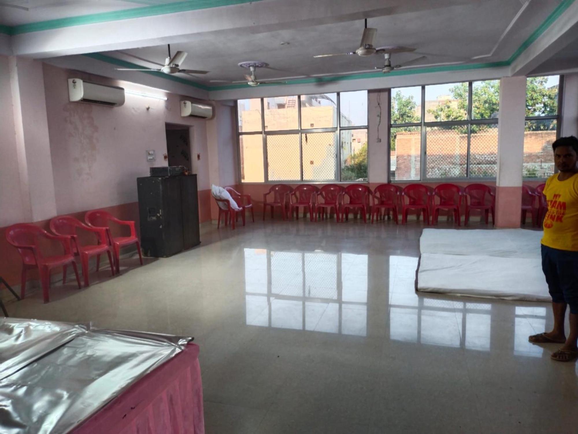 Goroomgo Varanasi Paradise Varanasi - Parking & Restaurant Available - Perfect Location And Comfortable Room ภายนอก รูปภาพ